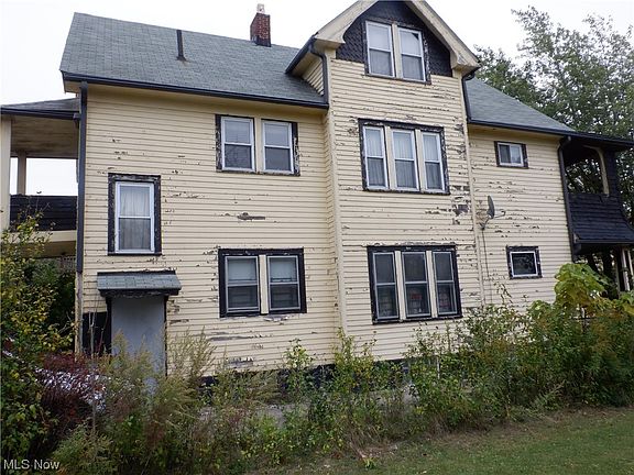 3rd image of 13609 Durkee Ave