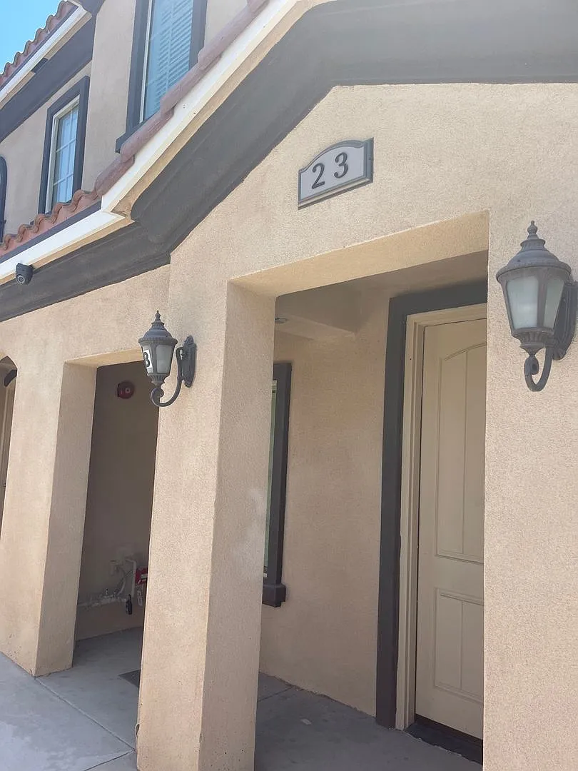 23 Christina St — Photo 2