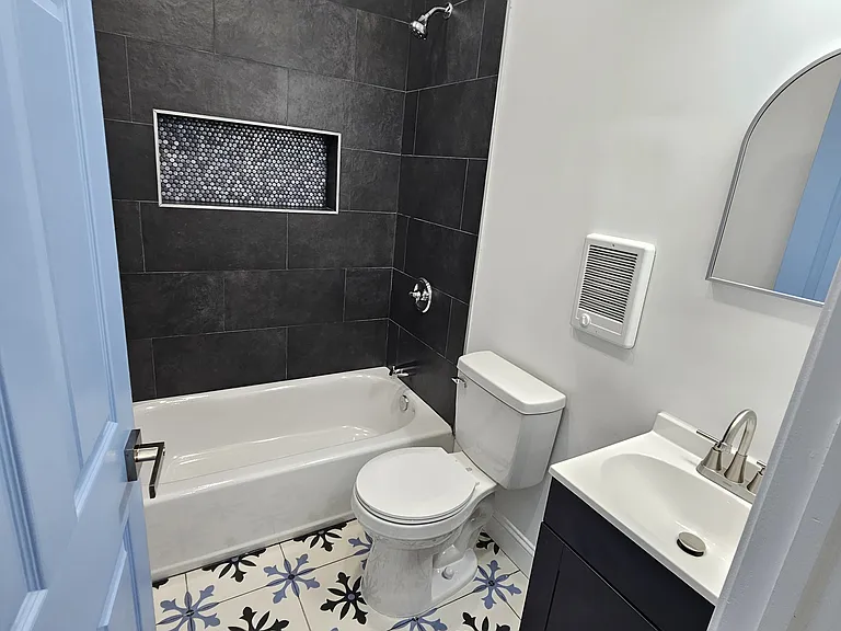 1013 W Sedgley Ave #A — Photo 3