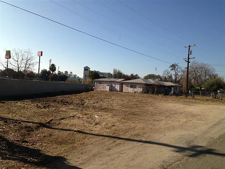 5123 W Mission Ave photo 1