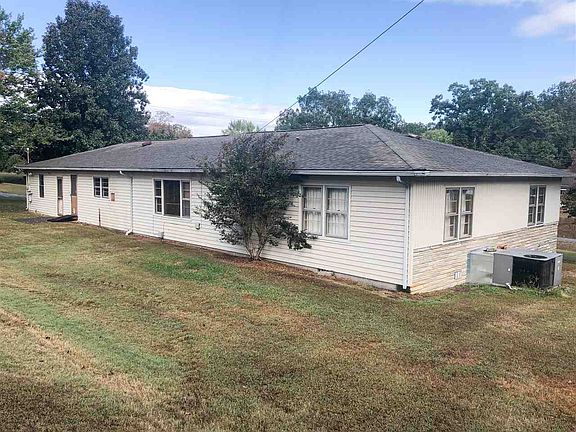 3rd image of 3210 Benton Pike NE