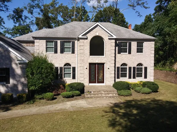 41 Cove Rd, Huntington, NY 11743