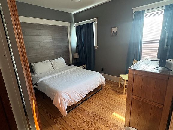 3rd image of 472 Academy St