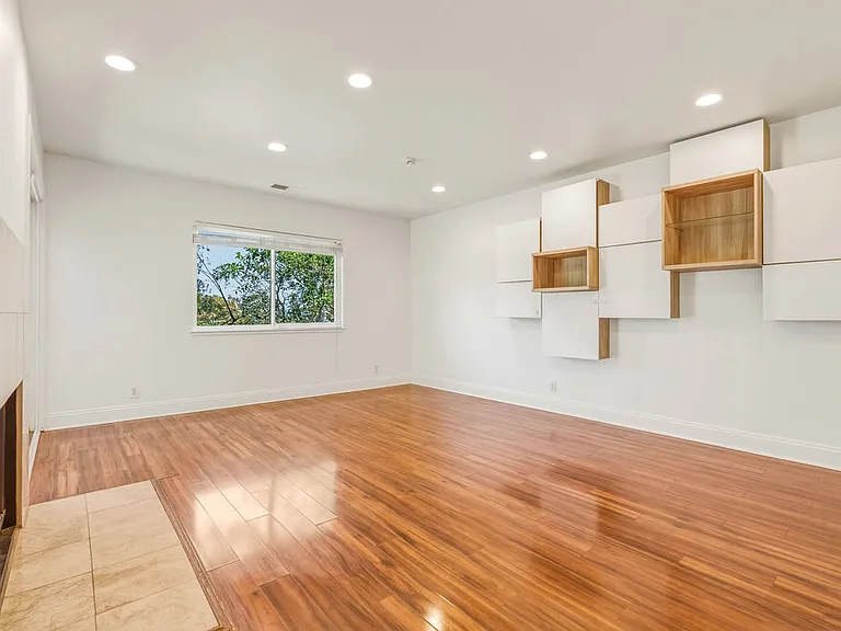 19 Thoreau Cir — Photo 2