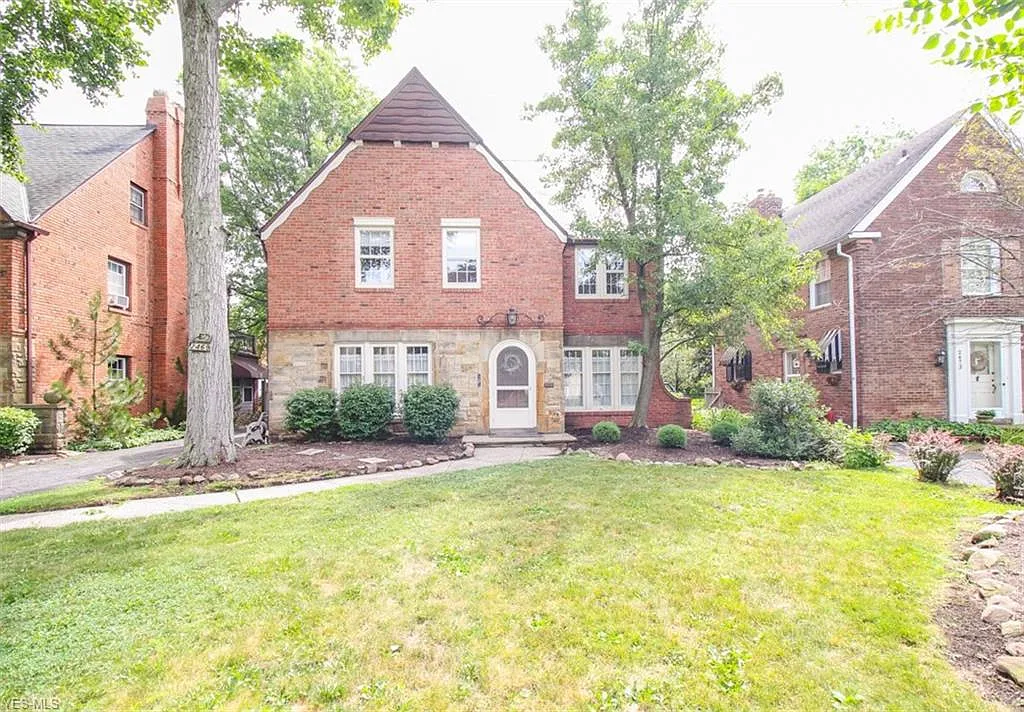 2469 Edgerton Rd photo 1