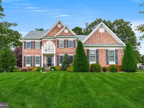 128 Blue Meadow Ln, Sicklerville, NJ 08081