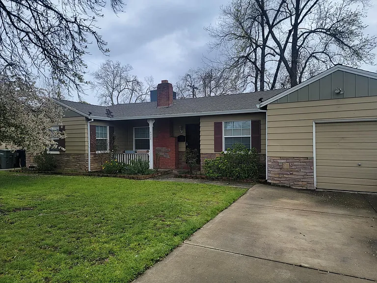 6324 Fruitridge Rd — Photo 2