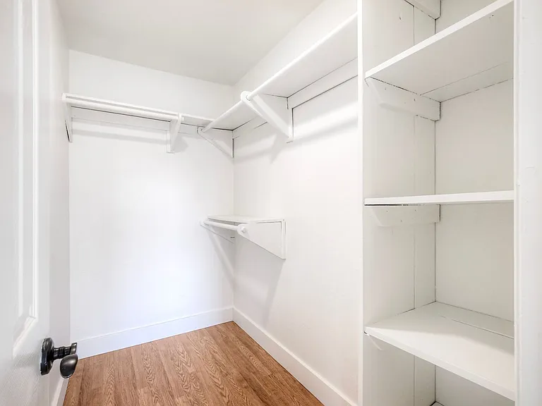 6904 Carnation Dr — Photo 18