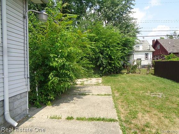 5th image of 10074 Beechdale St
