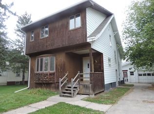 820 4th St S, Moorhead, MN 56560