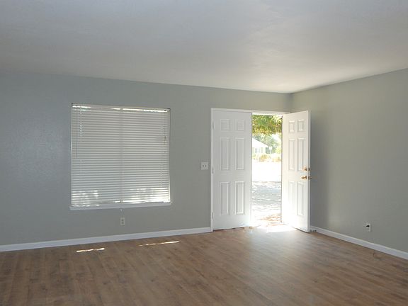 3rd image of 12449 Magnolia Ave