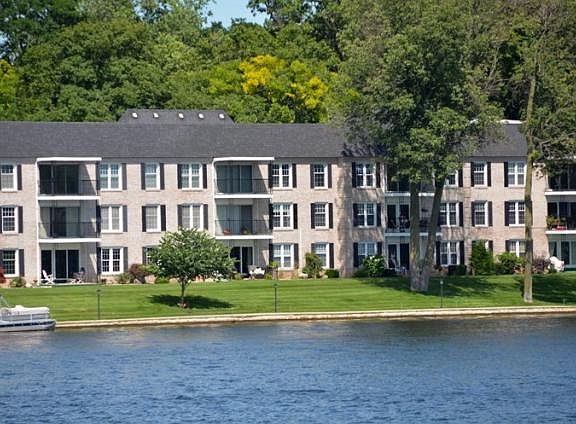 2nd image of 1077-111 Greenleaf Blvd