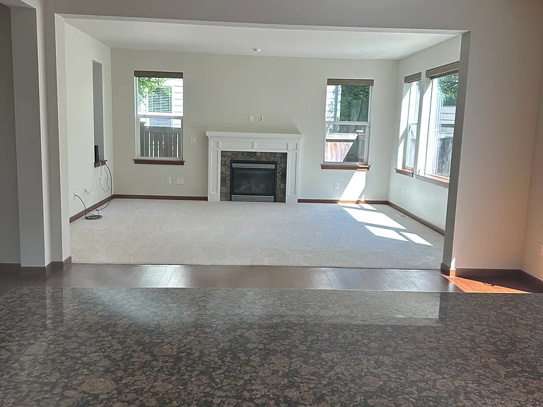 630 Kitsap Ave NE — Photo 2