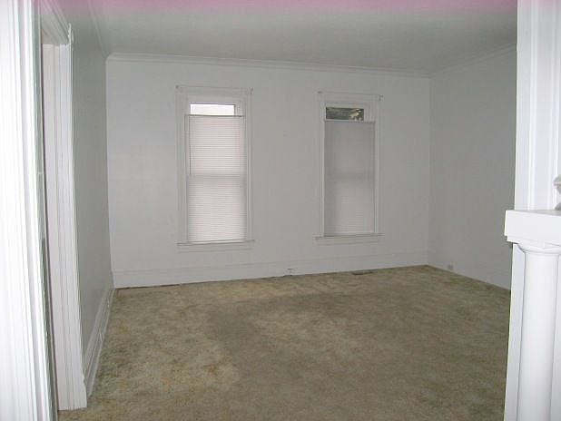 2nd image of 526 W 9th St