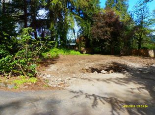 794 S 70th St, Springfield, OR 97478