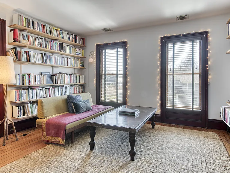 1855 Village Ln — Photo 8