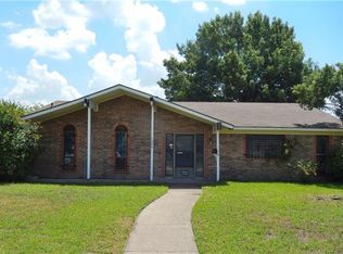 1626 Vinecrest Cir, Garland, TX 75042