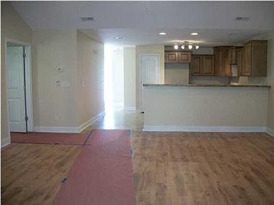 5th image of 35 Sheila Gail Ln