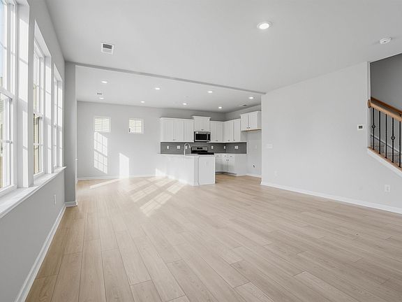 4th image of 113 Farmwell Dr #3-NPW