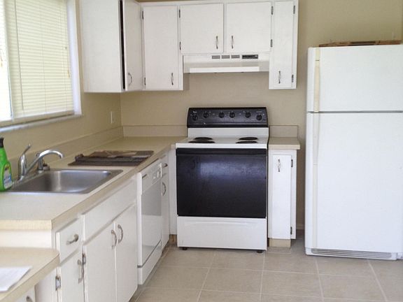 2nd image of 3071 SE East Blackwell Drive E