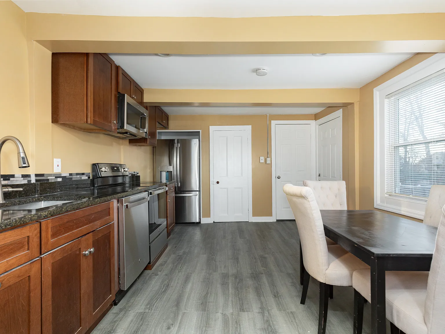 3 bed, 1600 sqft, $2,500 — Photo 4