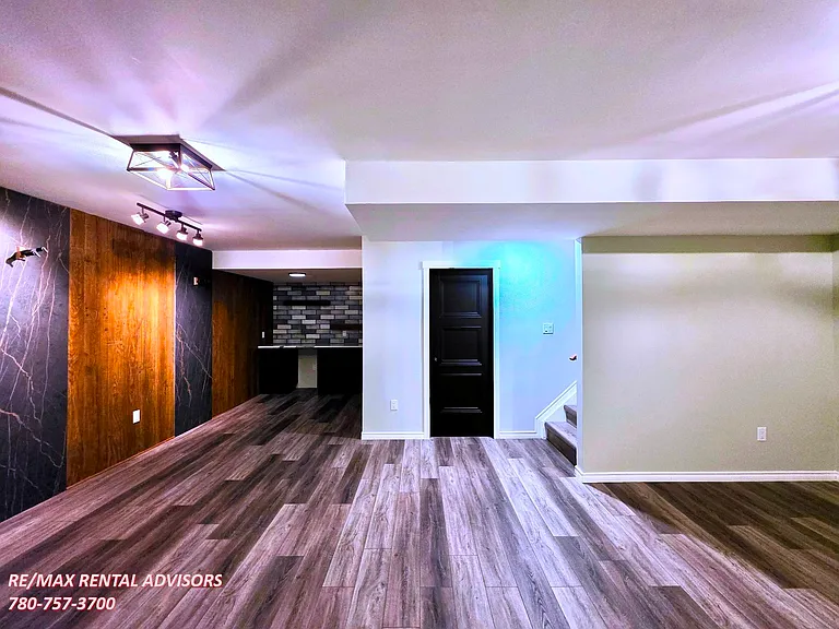 3885 Robins Cres NW — Photo 16