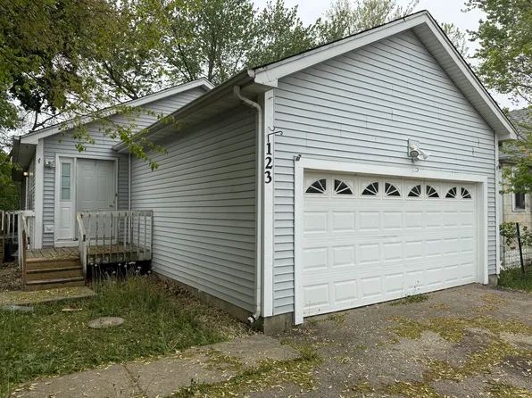 123 E Washington St, Round Lake Park, IL 60073