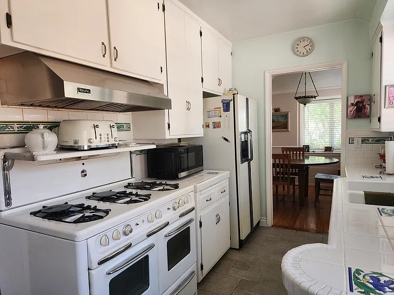 10758 Farragut Dr — Photo 15