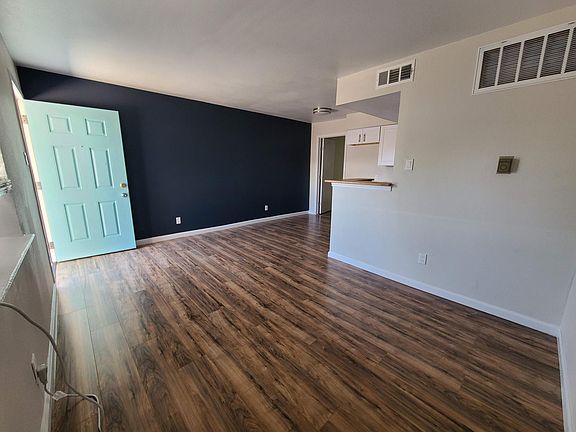 2nd image of 5011 San Jacinto St