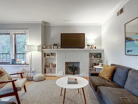 2nd image of 1728 W Catalpa Ave #3