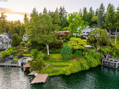 2490 Summit Dr, Lake Oswego, OR, 97034