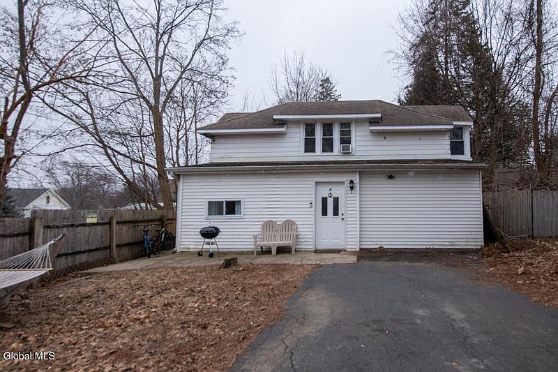 2nd image of 7 Pinehurst Avenue