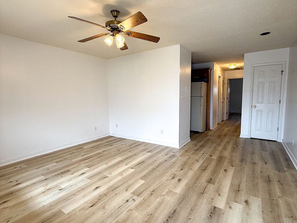 1st image of 409 Roosevelt Ave APT B