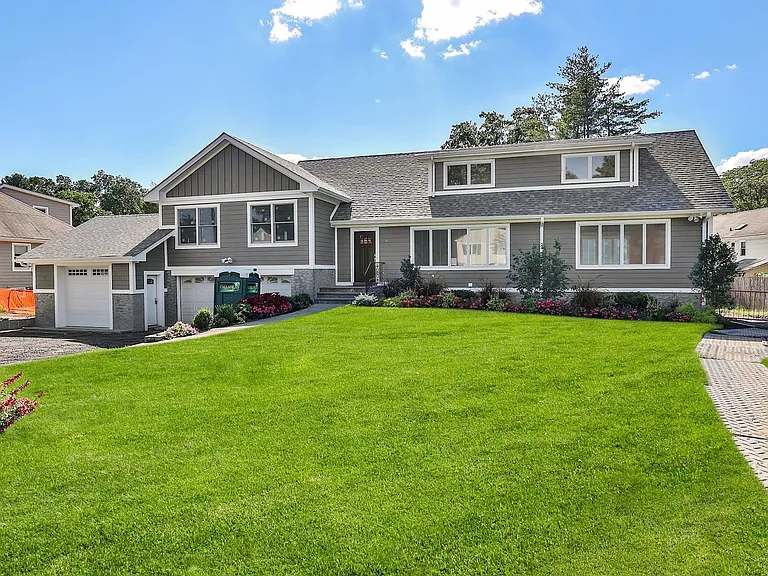 58 Marion Dr — Photo 1