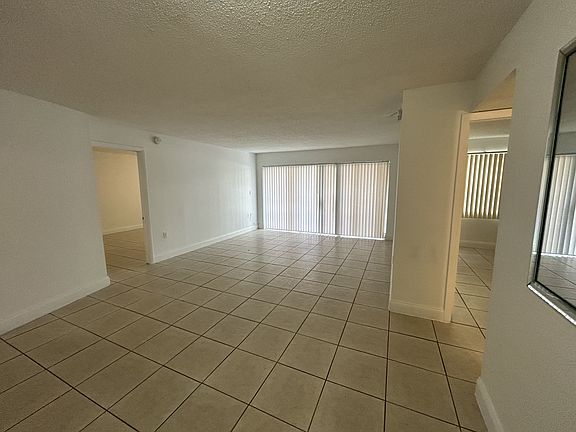 5th image of 4205 N University Dr #112-1
