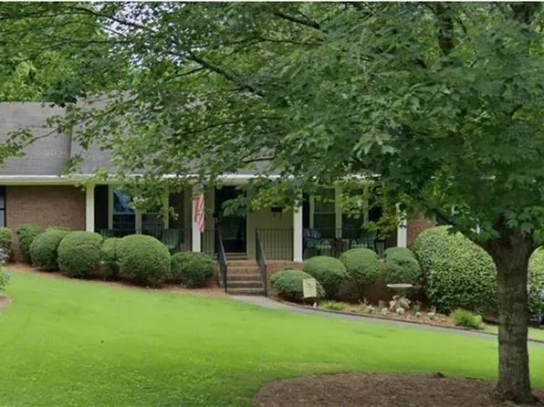 1125 Crest Brook Ln, Roswell, GA 30075