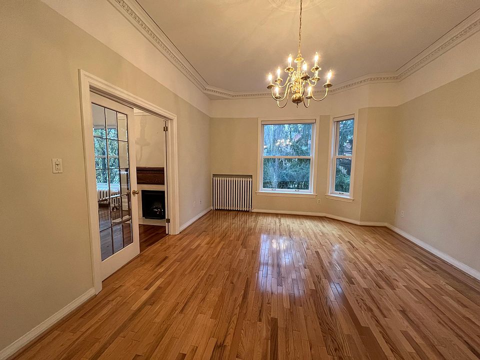 living /dining room