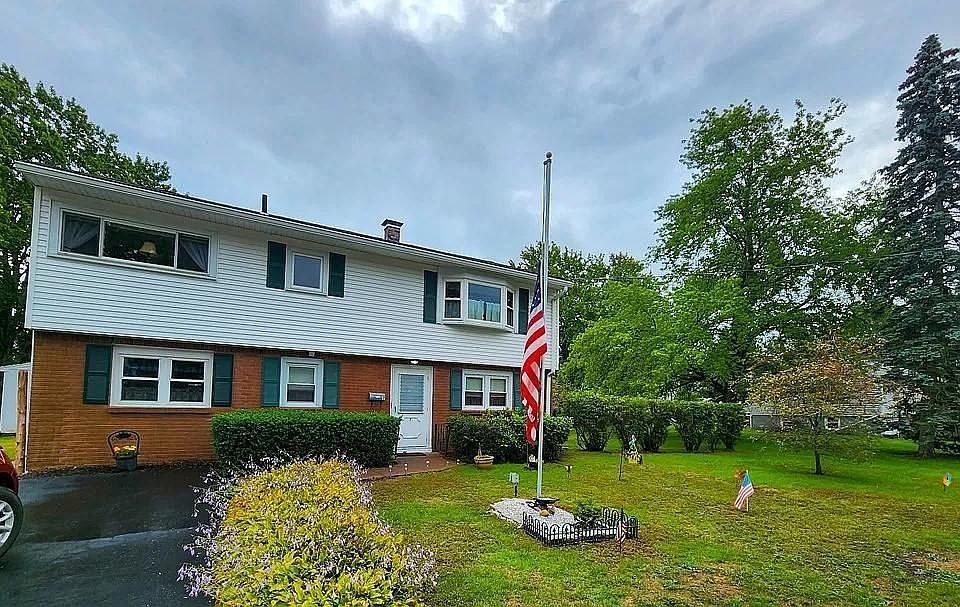 1st image of 7 Libby Ave