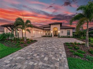 8209 Grande Shores Dr, Sarasota, FL 34240