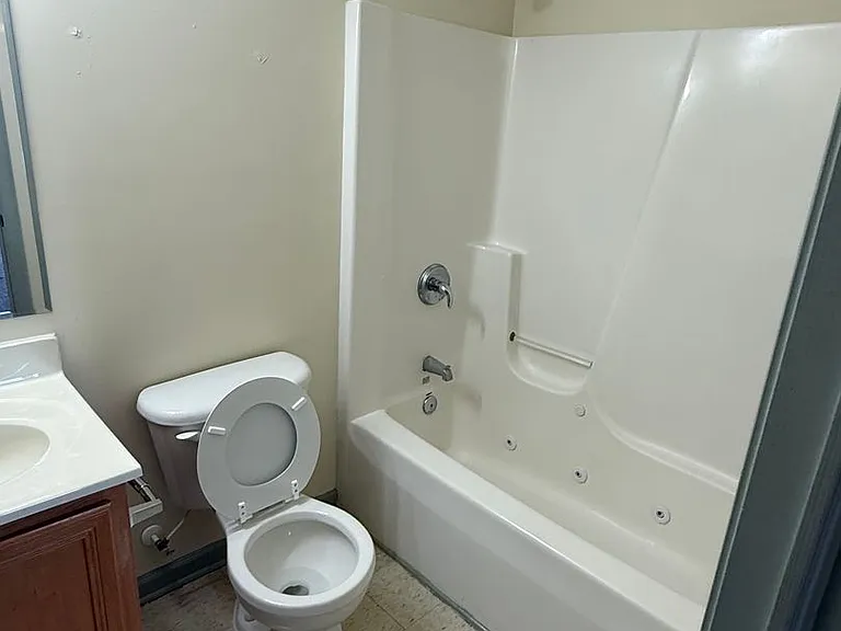 105 Taylors Ct — Photo 6