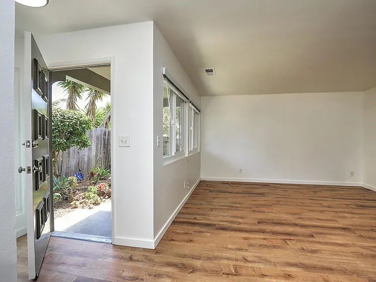 7392 Elmhurst Pl — Photo 1