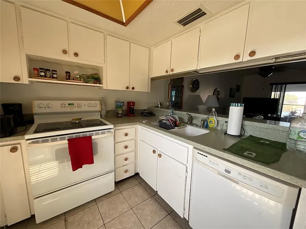 2 bed, 1114 sqft, $1,400 — Photo 2