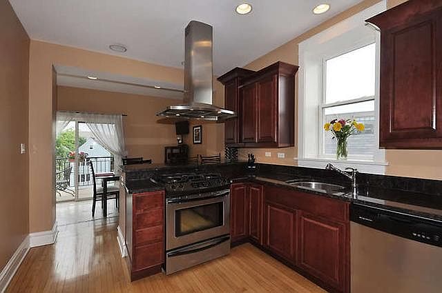 1st image of 2046 W Cuyler Ave #3E