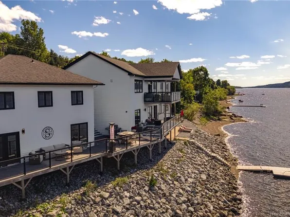 615 Gondola Point Rd, Quispamsis, NB E2E 1K9