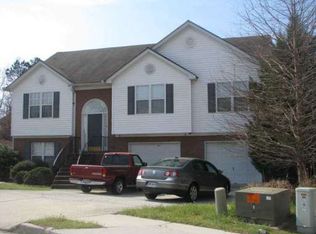 1143 Barrett Bluff Dr, Lawrenceville, GA 30045