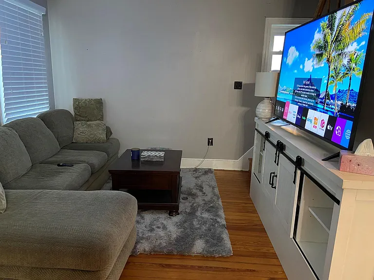 1803 W 16th St — Photo 3
