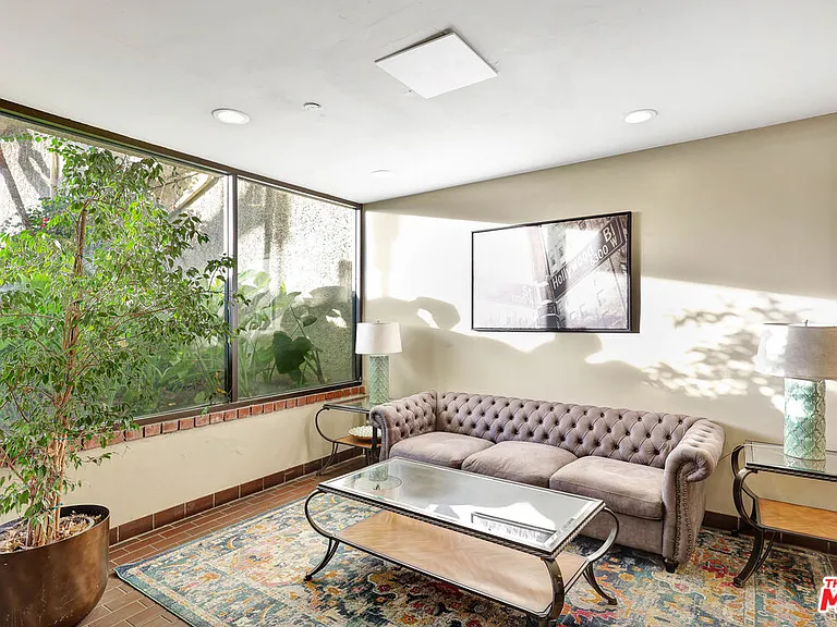 1900 Vine St #103 — Photo 35