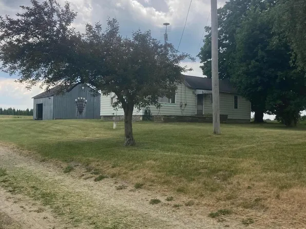 796 E Stanton Rd, Stanton, MI 48888
