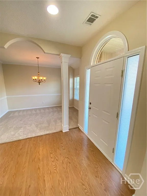 4 bed, 2.5 bath, 1908 sqft, $1,850 — Photo 1
