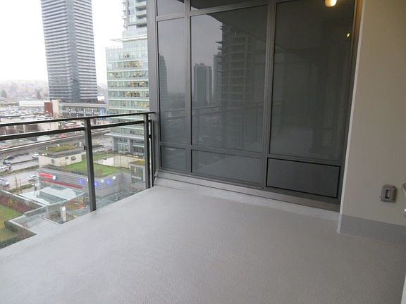 4th image of 2085 Skyline Ct #1303
